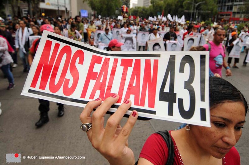 Protesta por la desaparición de los 43 estudiantes de Ayotzinapa