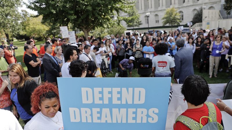 Protestan en defensa de los Dreamers