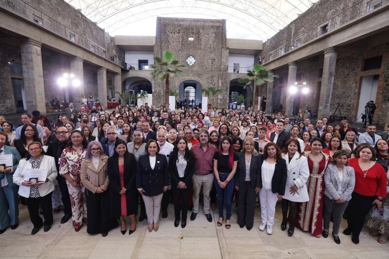 El ISSSTE reconoció la vocación solidaria de las y los trabajadores sociales del instituto, labor  indispensable para la transformación del organismo