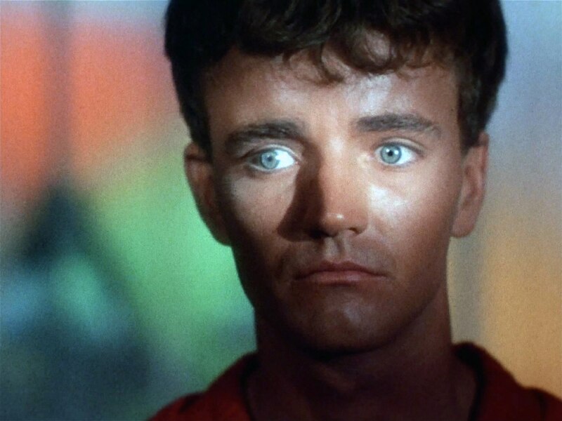 El joven de la mirada triste