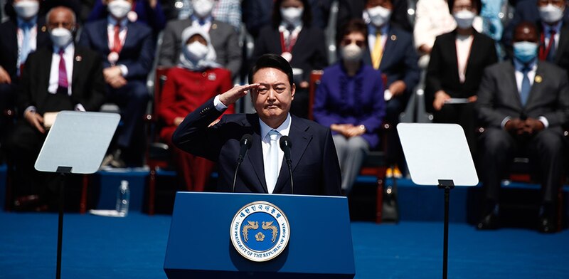 Yoon Suk-yeol jura como presidente de Corea del Sur