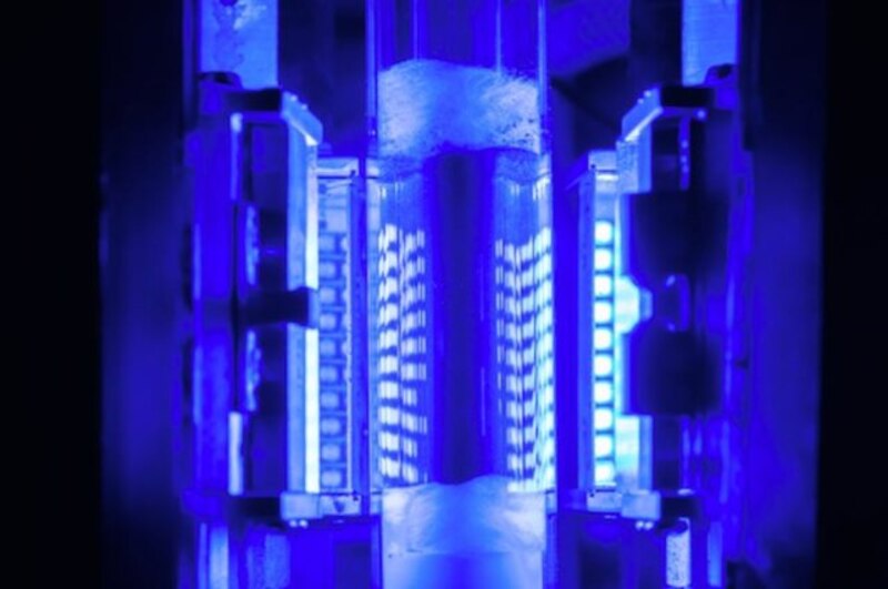 Máquina de hielo en funcionamiento