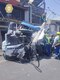 Rescatan a conductor de tráiler que se estrelló en poste de luz en GAM
