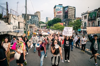 Primer marcha contra la gentrificación en CDMX; gobierno rechaza posicionamiento vanálico