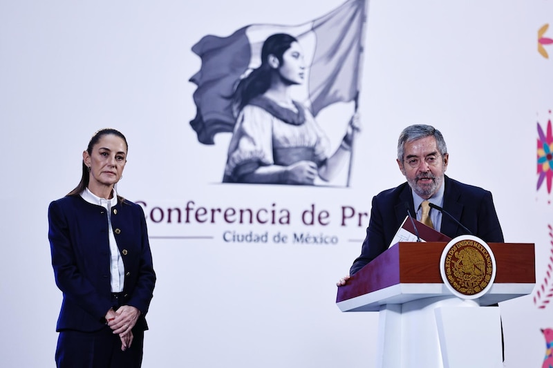 Acompañada del Canciller Juan Ramón de la Fuente, la presidenta anunció su participación en el Foro Internacional del G20.