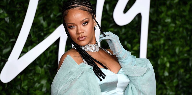 Rihanna en la alfombra roja de los British Fashion Awards 2019