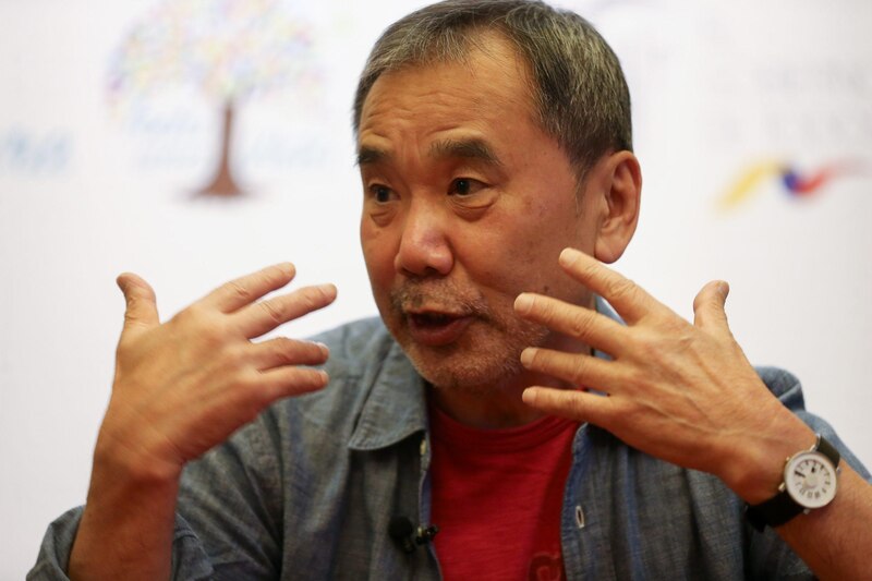 El novelista Haruki Murakami en una entrevista