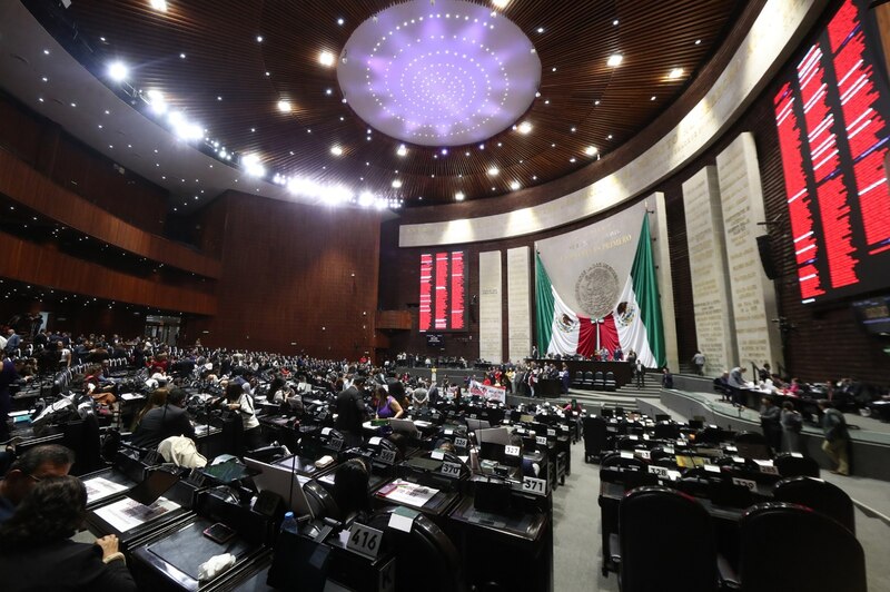 Posible título: Sesión en el Congreso de México