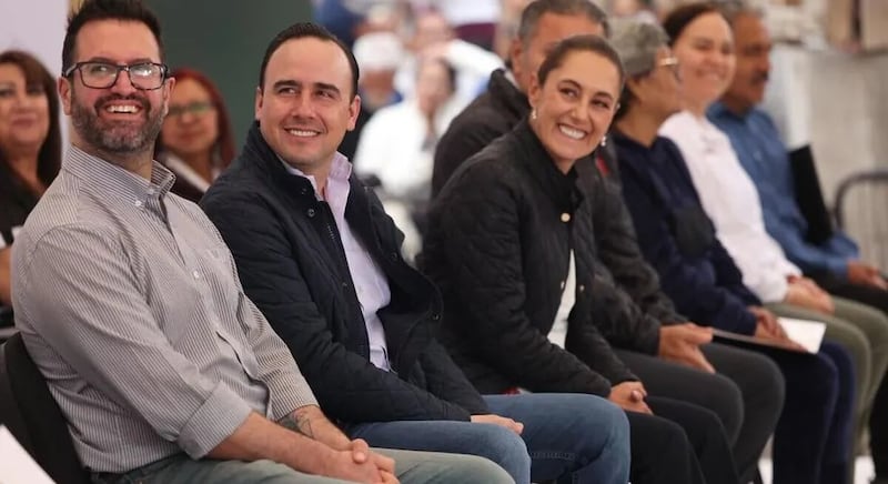 Gobernador de Coahuila, Manolo Jiménez Salinas Durante una gira, reiteró a la presidenta Claudia Sheinbaum la disposición del estado para trabajar en conjunto y detonar el proyecto Gas Coahuila.