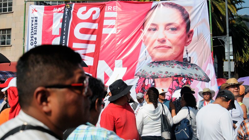 Marcha en apoyo a la candidata presidencial Keiko Fujimori en Lima, Perú.