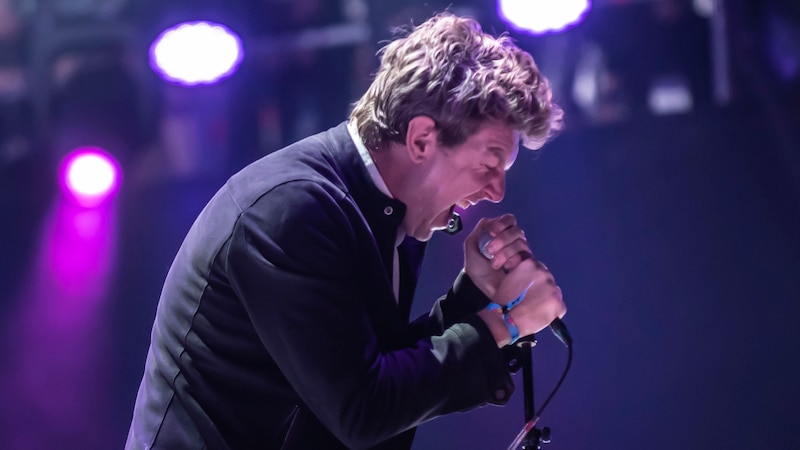Cantante de rock en concierto