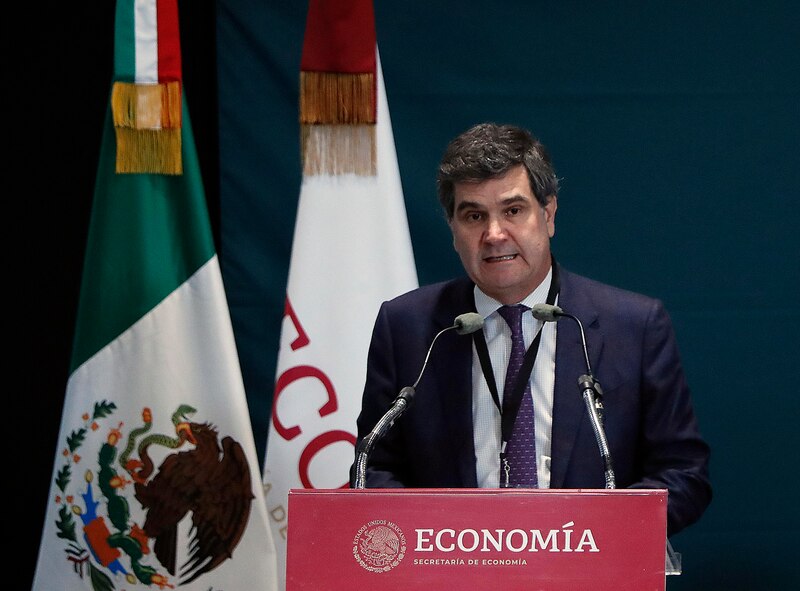 El Secretario de Economía de México, Ildefonso Guajardo Villarreal, pronuncia un discurso durante una conferencia de prensa en la Ciudad de México.