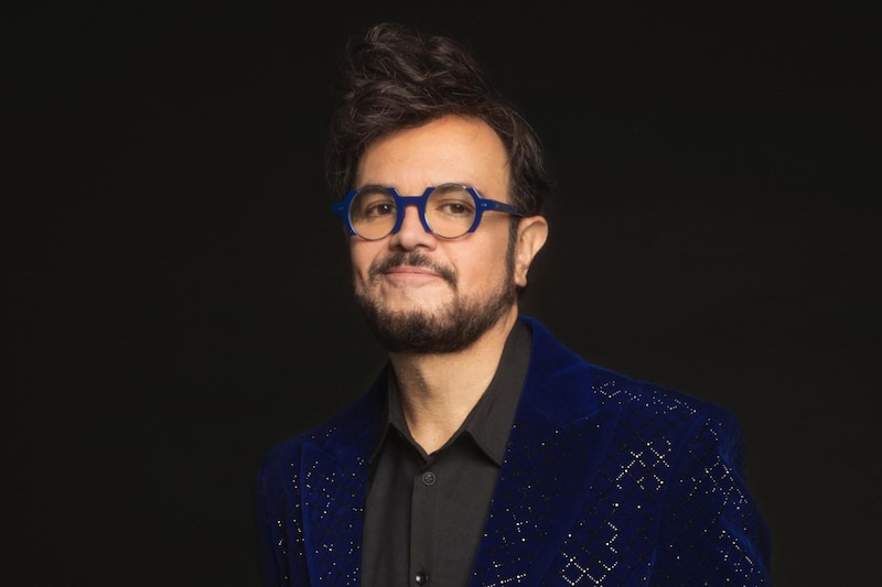 Fotografía del cantante Aleks Syntek