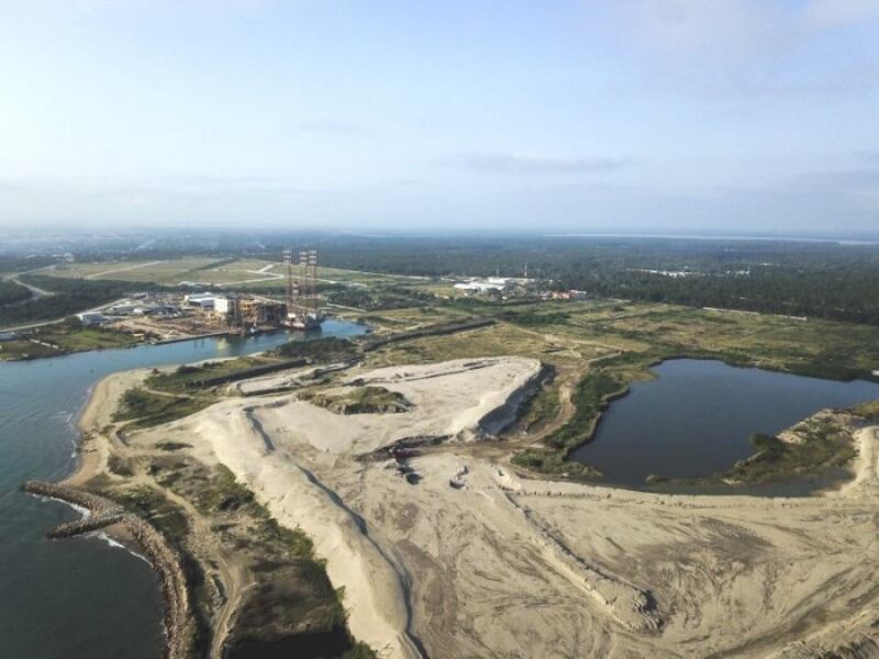 Construcción de un puerto en una zona costera