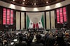 Morena prohíbe en México vapeadores por salud de menores, impone cárcel y oposición rechaza reforma a ley de salud