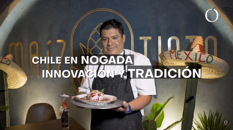 El chef mexicano Enrique Olvera innova con un chile en nogada deconstruido