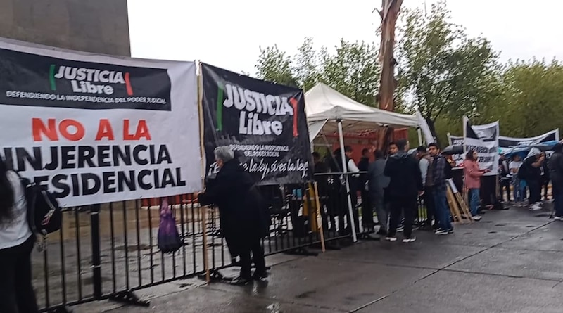 Protesta contra la injerencia presidencial en la justicia