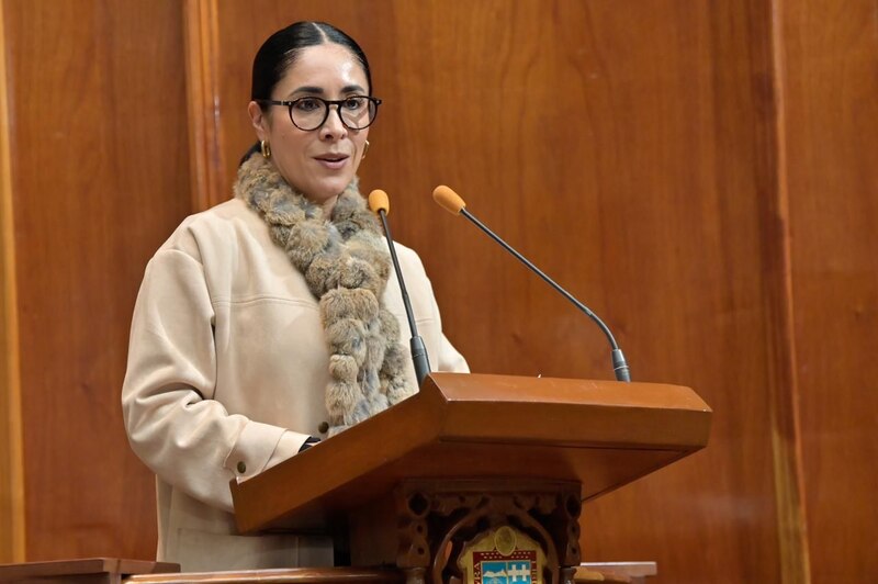 La diputada María Clemente García Moreno rinde protesta en el Congreso de la Ciudad de México