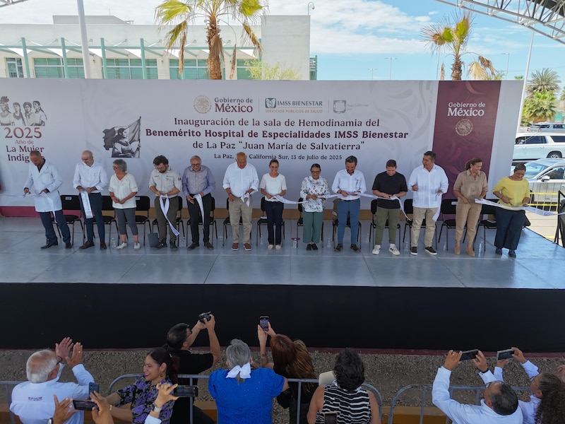 La Presidenta Claudia Sheinbaum anunció una inversión adicional de 300 millones de pesos para Baja California Sur, para el sector salud