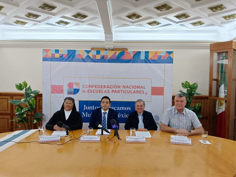 Conferencia de prensa de la Confederación Nacional de Escuelas Particulares