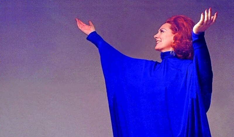 La mujer de azul