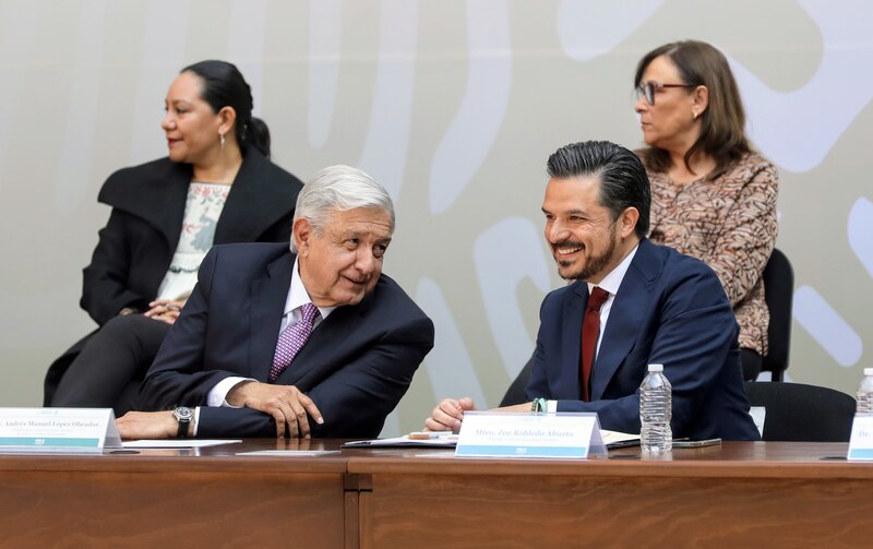 El presidente Andrés Manuel López Obrador y el presidente de la Asamblea General de la ONU, Mtro. Zoé Robledo Aburto, durante una reunión en Palacio Nacional.