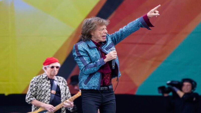 Mick Jagger cantando en un concierto