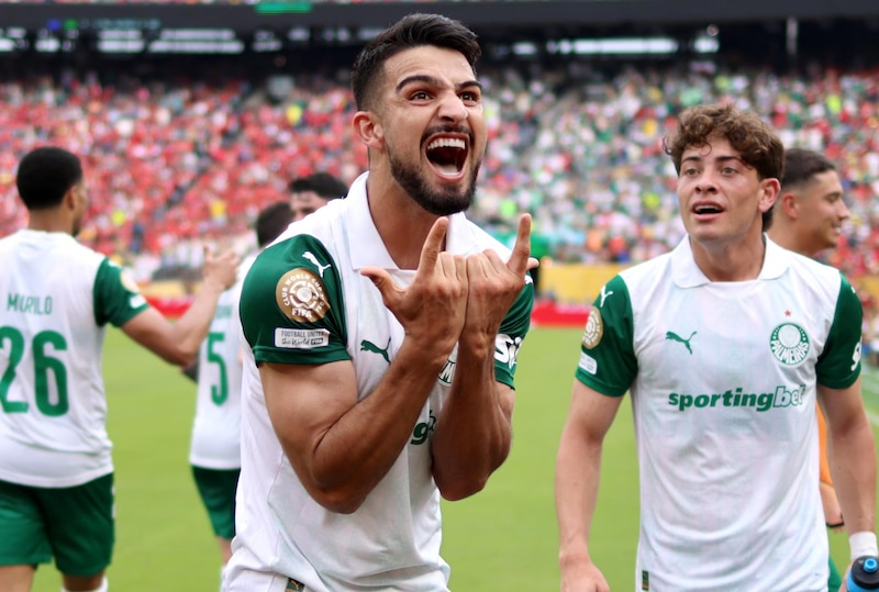 José Manuel López celebra el segundo gol del Palmeiras en la victoria ante el Al-Ahly en el Mundial de Clubes FIFA 2025 disputado en el MetLife Stadium de Nueva Jersey.