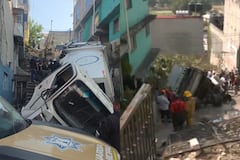 Tragedia en Naucalpan: muere una mujer tras caída de camión de carga