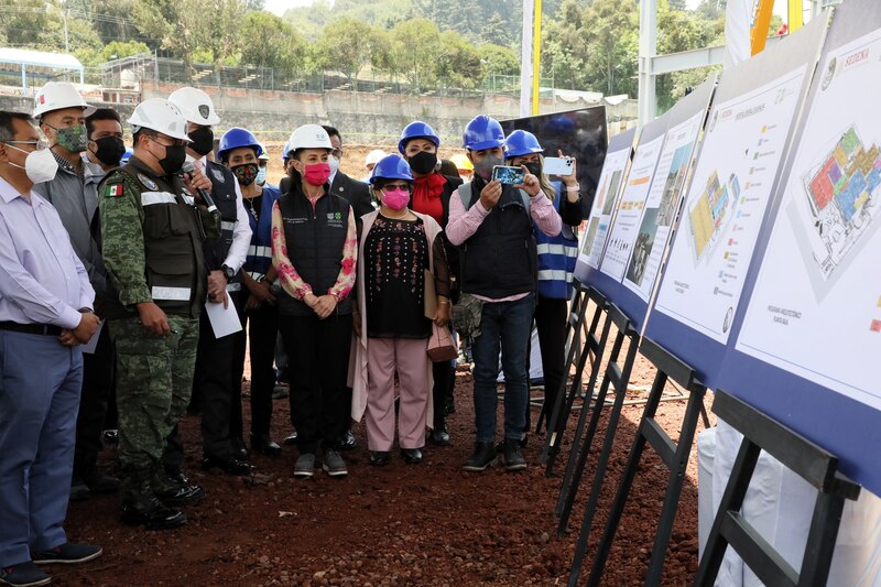 Colocación de la primera piedra del nuevo hospital en la Ciudad de México