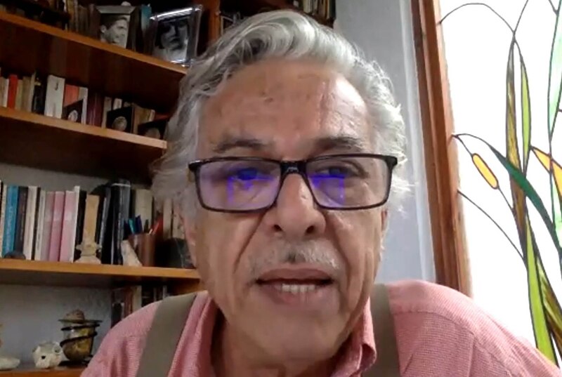 El escritor Mario Vargas Llosa durante una entrevista en su casa de Madrid