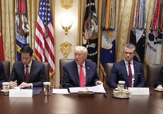 Trump dice que ya tomó la decisión de atacar Venezuela por tierra: “Acabaremos con esos hijos de perra” 