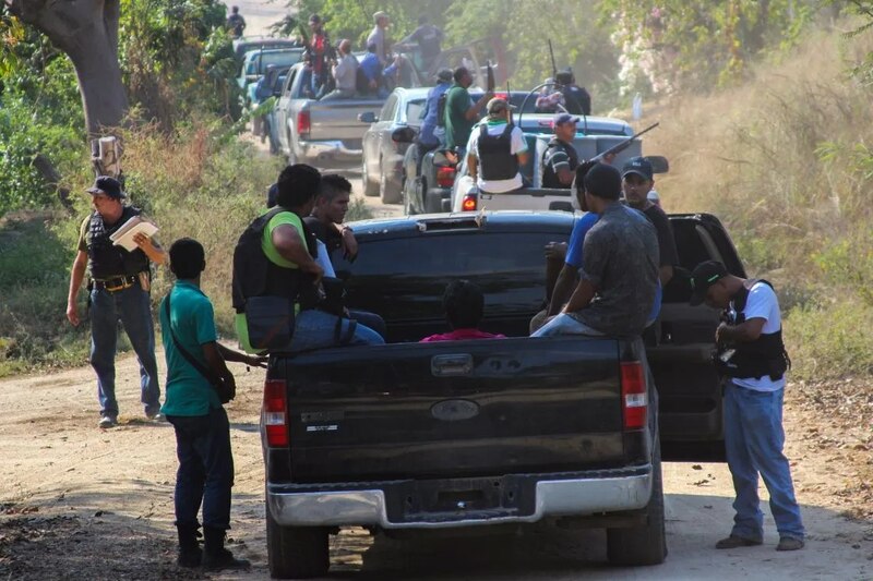 Enfrentamiento entre policías y civiles armados en México