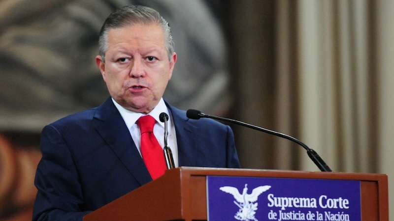 El presidente de la Suprema Corte de Justicia de la Nación, Arturo Zaldívar, durante un discurso.