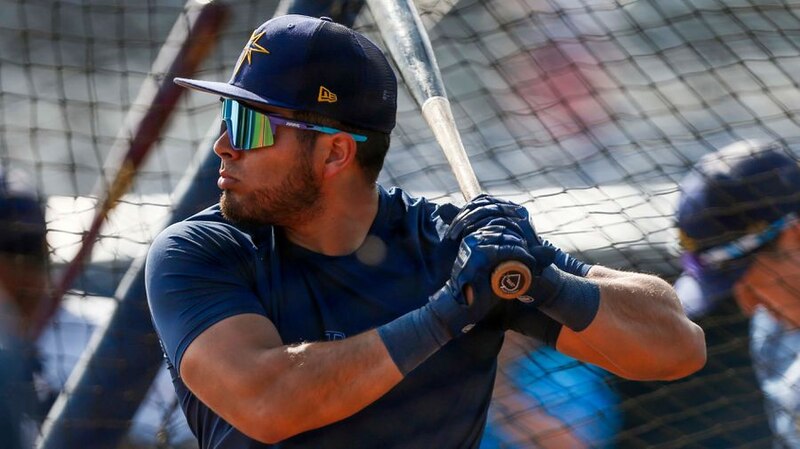 José Altuve conectando un jonrón