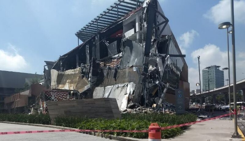 Colapsa el techo de un centro comercial en la Ciudad de México
