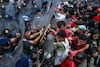 Arde Manila; más de 200 detenidos en un mar de protestas