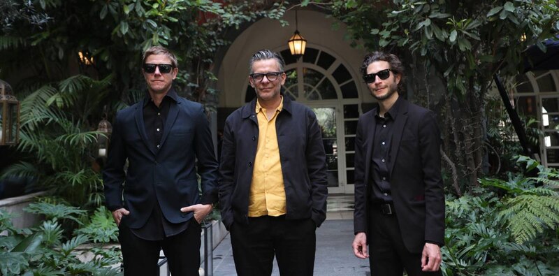 Interpol, la banda de rock alternativo, en una nueva foto promocional.