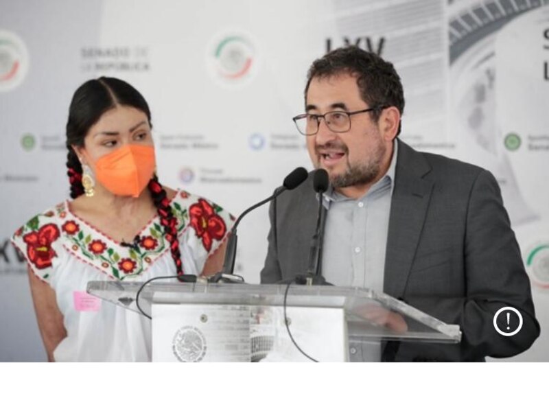 El senador Ricardo Monreal y la senadora Olga Sánchez Cordero durante una conferencia de prensa.