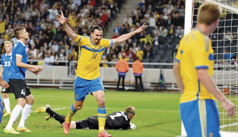Zlatan Ibrahimovic celebra un gol con la selección sueca