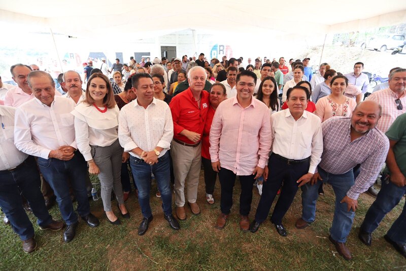Candidatos a la gubernatura de Zacatecas se reúnen con simpatizantes