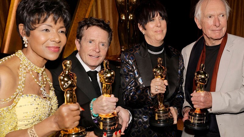 Los ganadores del Oscar 2020 posan con sus estatuillas