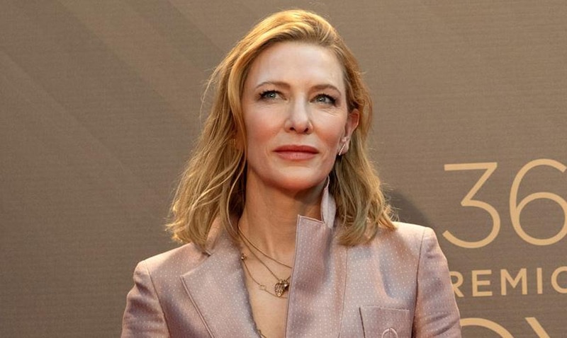 La actriz Uma Thurman en la alfombra roja