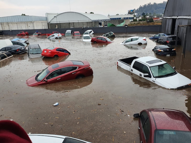 Inundación en un estacionamiento