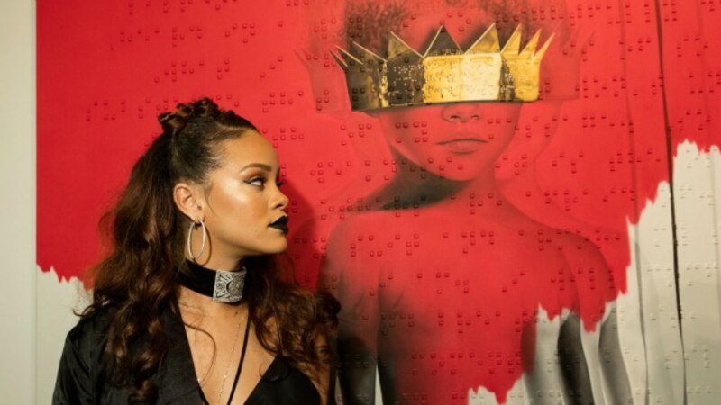 Rihanna en el lanzamiento de su nuevo álbum ANTI