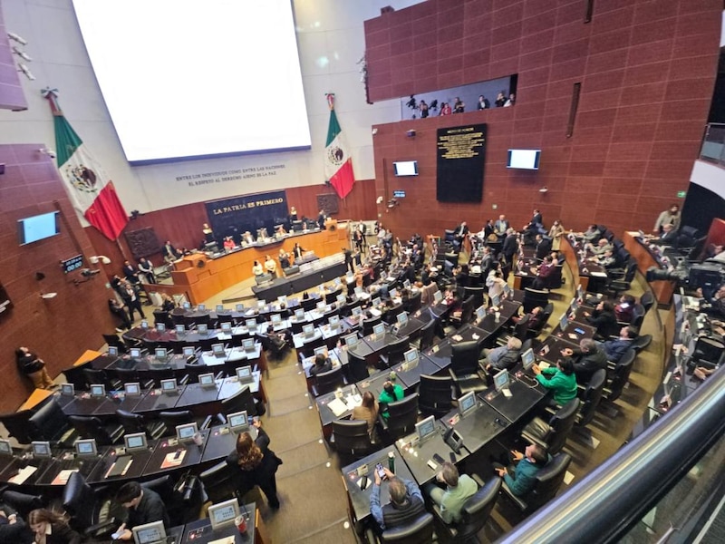 Sesión en el Congreso de la Ciudad de México