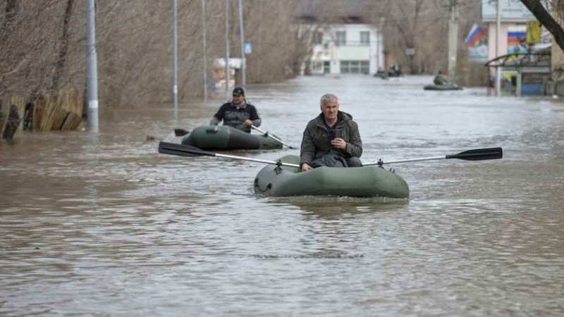 Inundaciones en Ucrania dejan a miles de personas sin hogar