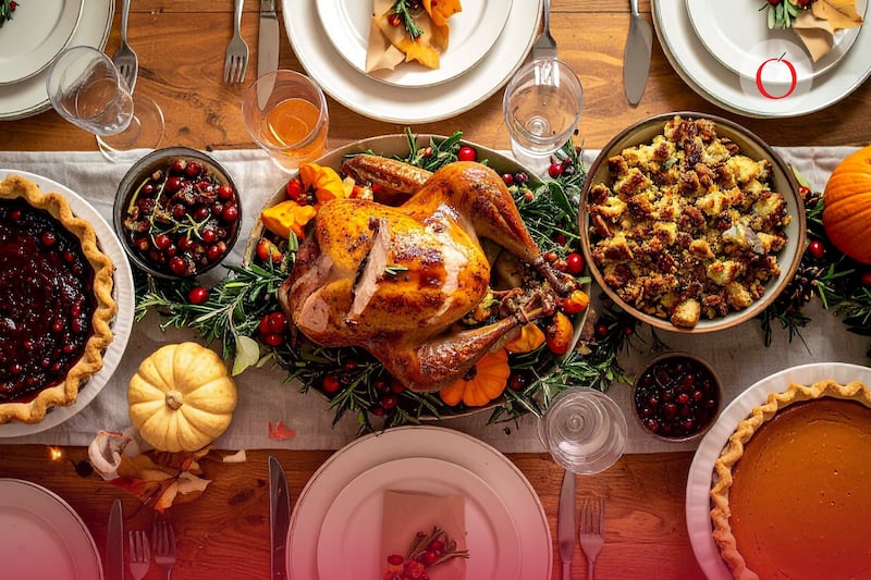 ¿Cómo celebrar Thanksgiving 2025 en México? Descubre qué comer y si en realidad ya es parte de nuestra cultura