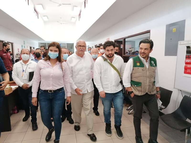 El presidente municipal de Zapopan, Juan José Frangie, encabeza la entrega de apoyos sociales en la colonia La Martinica