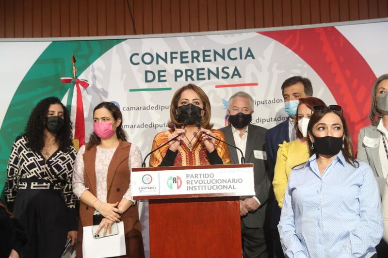 Conferencia de prensa del Partido Revolucionario Institucional